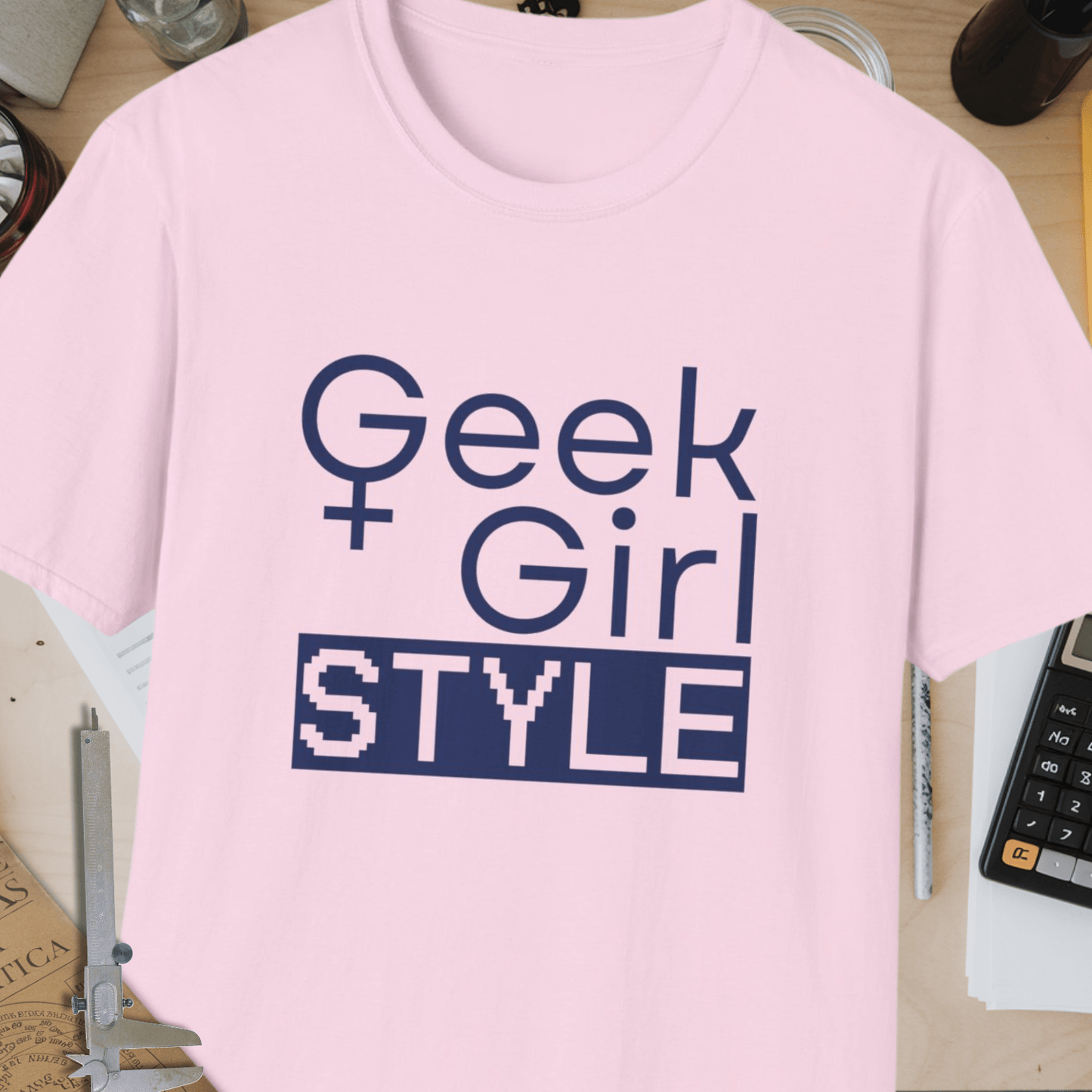 Geek Girl Style Unisex Softstyle T-Shirt