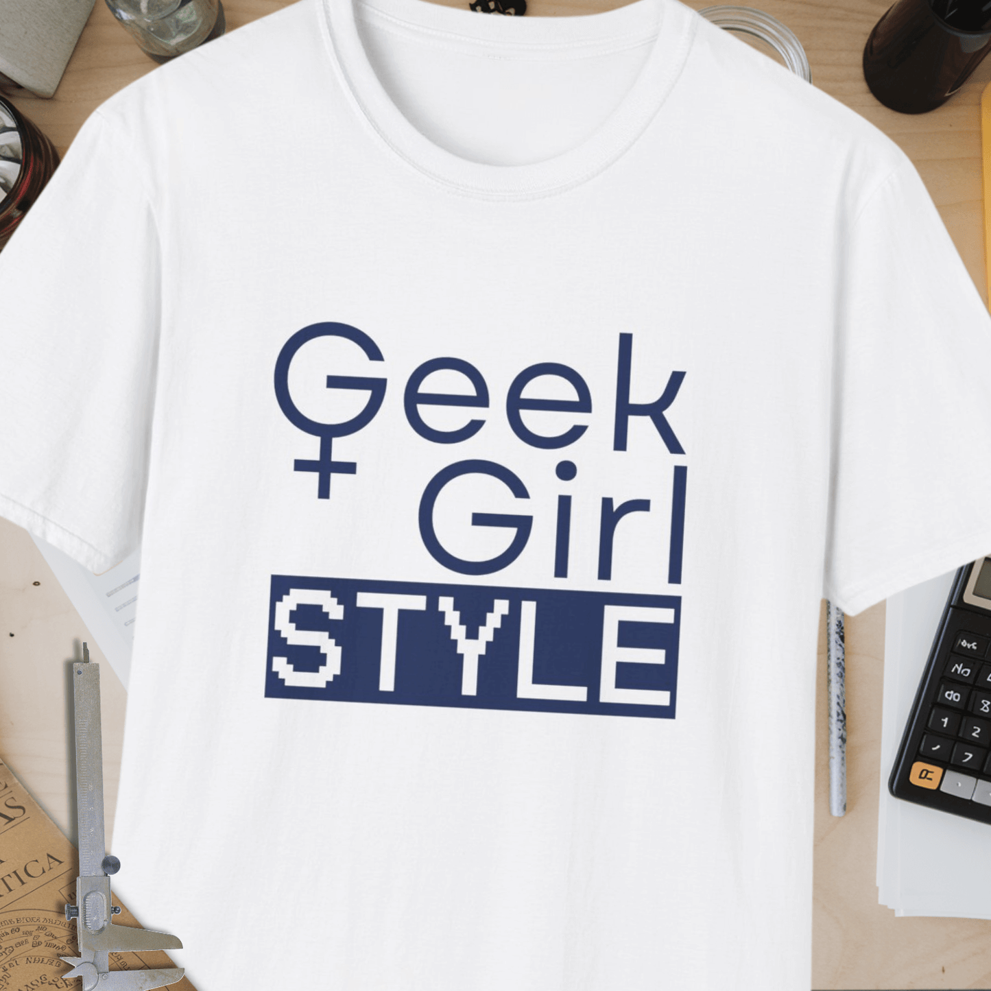 Geek Girl Style Unisex Softstyle T-Shirt